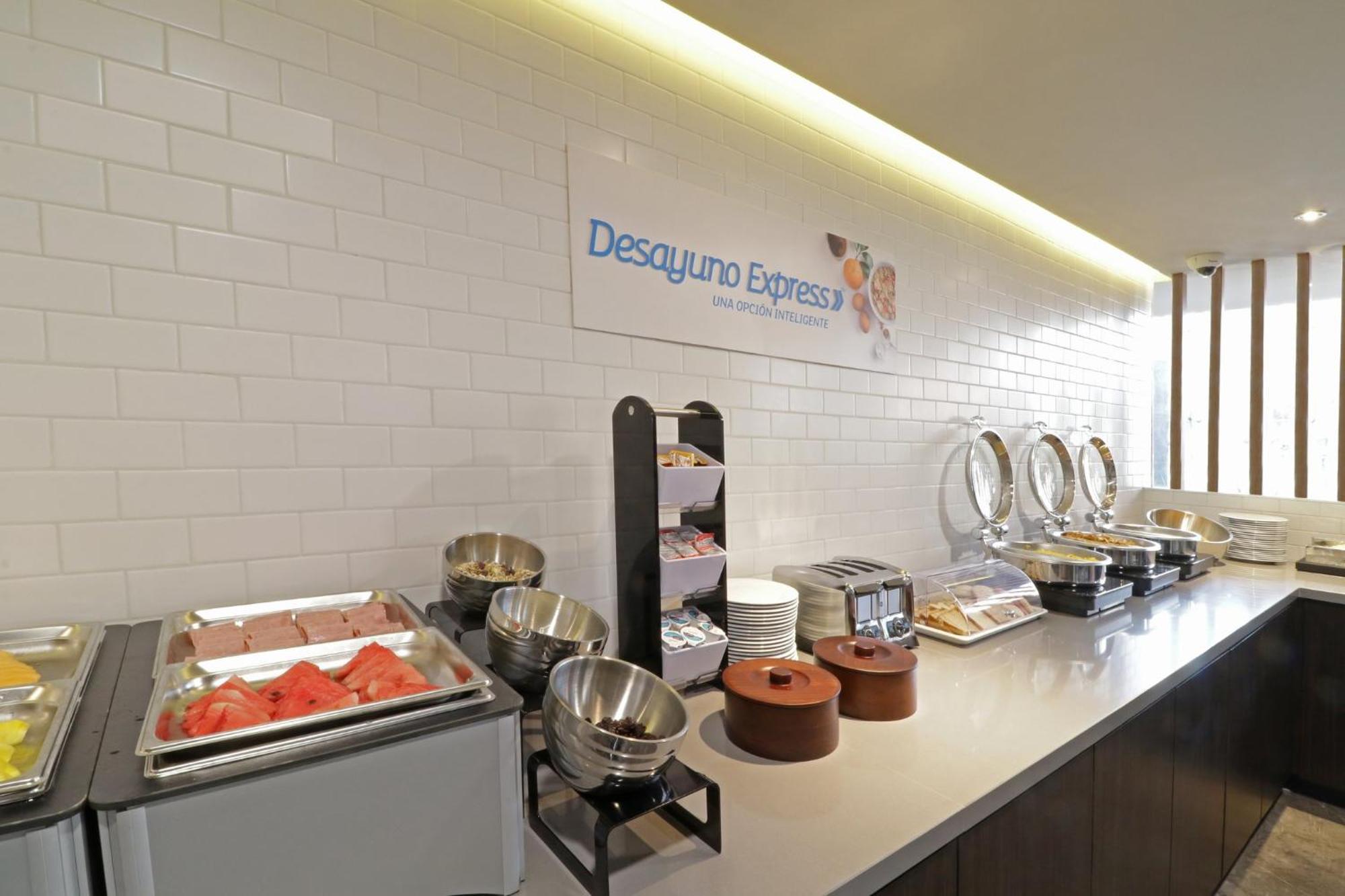 Holiday Inn Express & Suites Monterrey Valle By Ihg San Pedro Garza Garcia Exteriér fotografie